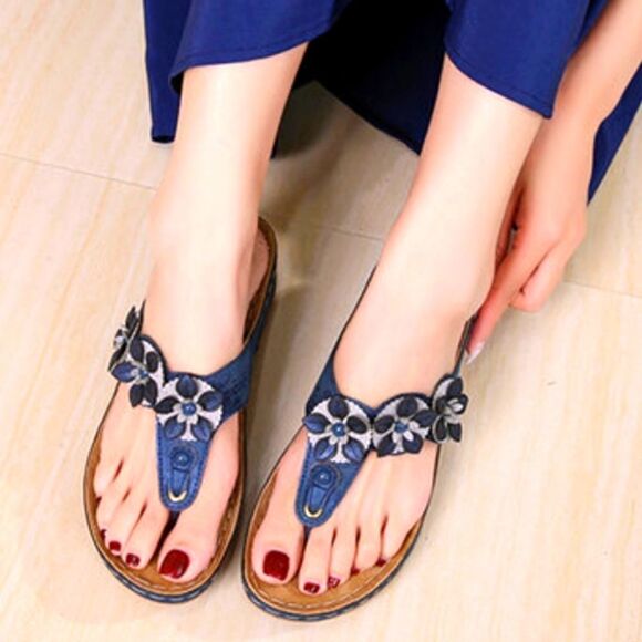 BOC LEATHER FLOWER ACCENT PATTERN ANKLE STRAP THONG WOMEN"S SANDAL - Picture 1 of 16